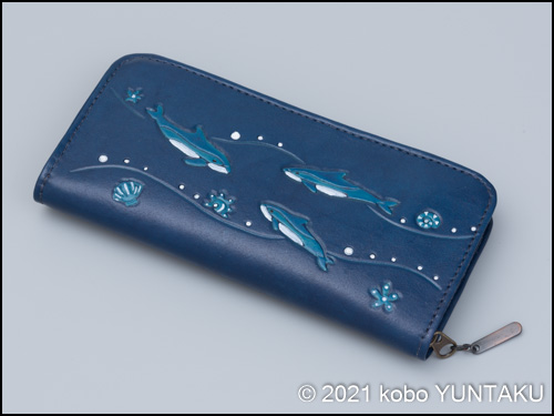 イルカの長財布